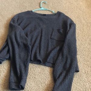 Long sleeve gray crop top